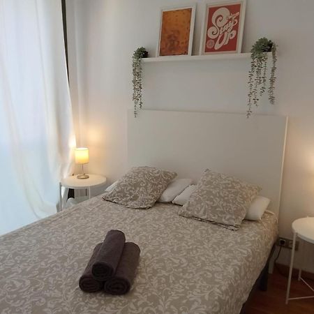 Private Rooms Near Las Ramblas Barcelona Buitenkant foto