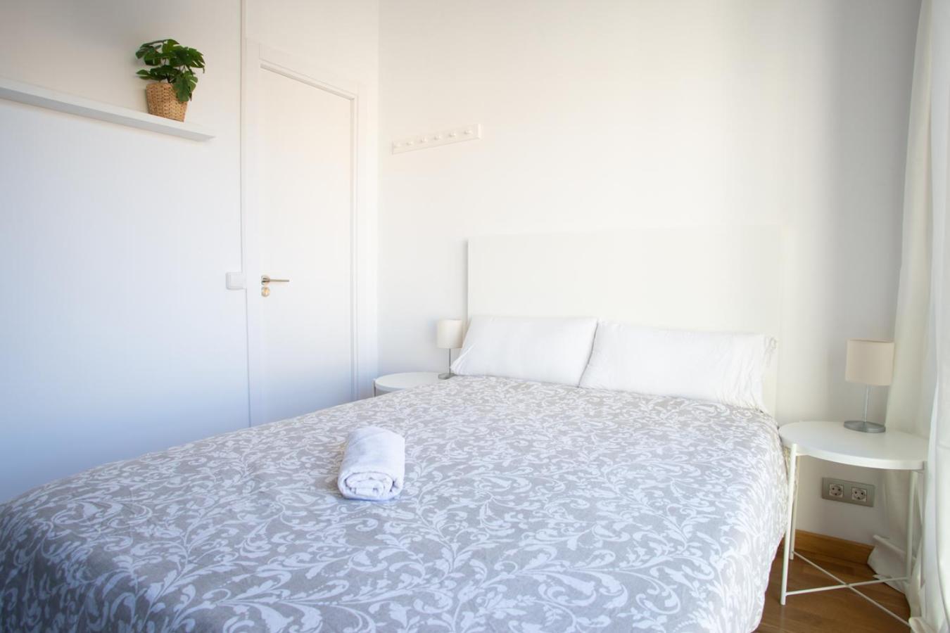 Private Rooms Near Las Ramblas Barcelona Buitenkant foto